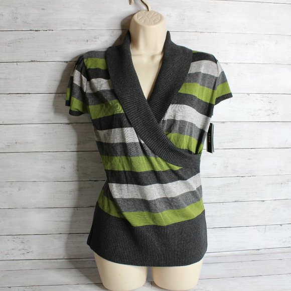 A. Byer Women's Tunic Sweater Size L Green Gray Belted Short Sleeves - Picture 1 of 7